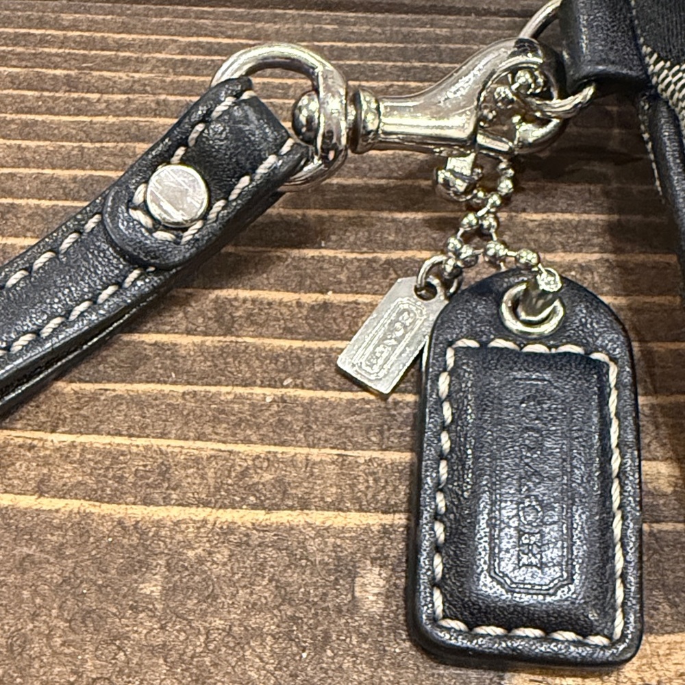 Coach*Rare*Signature C Canvas, Tweed & Leather Trim Soho Wristlet/Wallet (EUC) - Picture 8 of 16